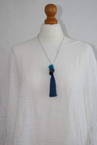 Lagenlook Short Pom Pom Pendant Necklace With Tassel in Blue